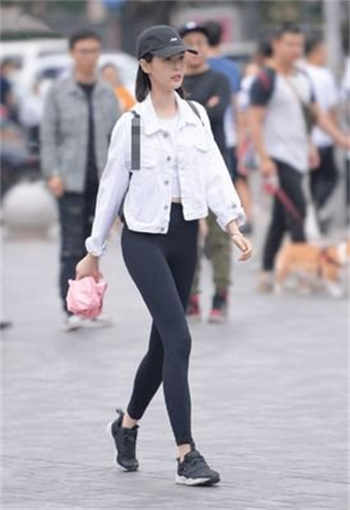 辣妞范吻戏