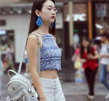 少年与老妇女乱情小说