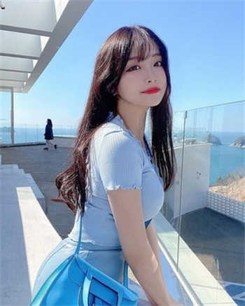慧钰阿吉眼镜修电脑2