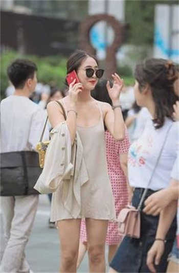 妻子修水管故意给修理工看