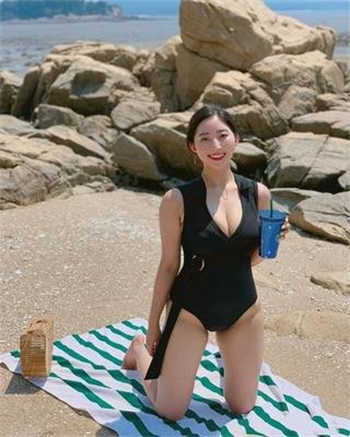 摇晃摇晃在摇晃若隐若现的