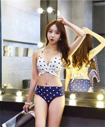 抱着女儿没控制住