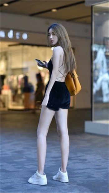 抖音挺胖一女的穿旗袍
