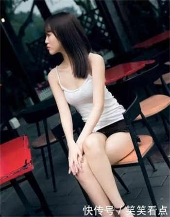 璐璐酱折耳鱼泳池视频