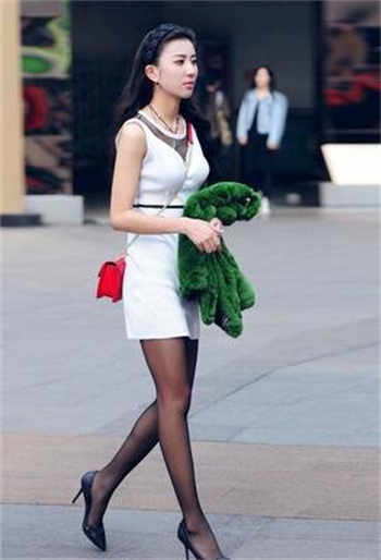 哆啦a梦网红和外卖小哥