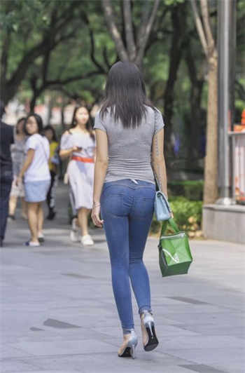 《瘾欲欢愉》by半块小饼干