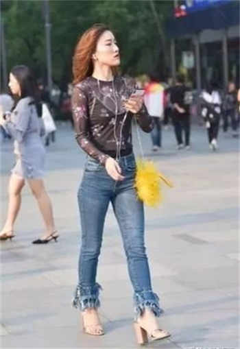怎么找附近的女王