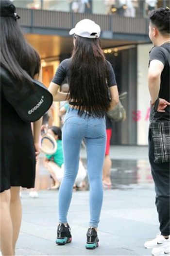 卖保险的女业务员小说
