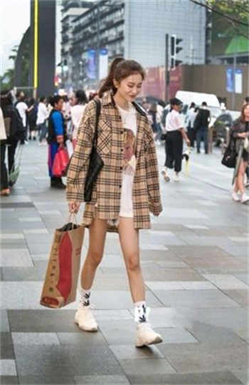 不胫而走造句